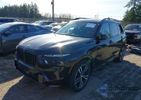 2024 BMW X7 xDrive40I z USA, uszkodzony, nr VIN 5UX23EM01R9V78400